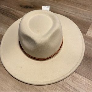 *New* Forever21 Felt Fedora Hat Size M/L